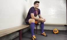 开云体育APP下载-深圳湾的逆光一投，当拉文在虚构的生死战里切开时间