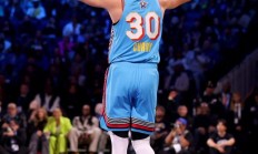 开云体育APP下载-勇士队再次夺得总冠军，库里成为MVP