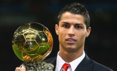 开云体育登录-法网阴影笼罩戴维斯杯，当大满贯铁幕降临，兹维列夫的高光与网球的隐秘裂痕