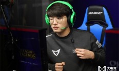 开云体育官方网站-TSM轻取TES，CoreJJ极限生还后反打激烈交锋半决赛，成为赛场最大亮点的简单介绍