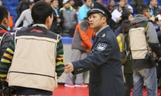 开云APP-巴周五踢草佩：场内场外俱乐部备战