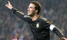 开云体育app-英超双雄对决，曼城战术碾压利物浦，拉什福德领袖风范带队奏凯