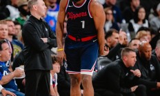 开云体育官网-火箭开启疯狂攻势，哈登连得40+一度排名西部前四