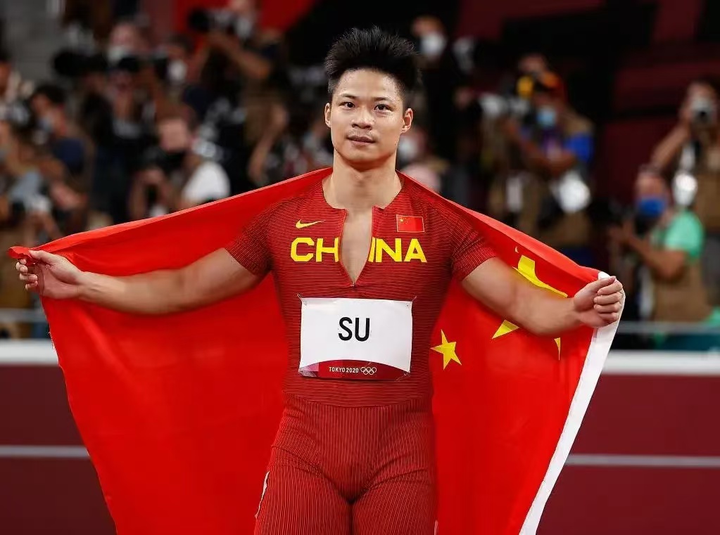 关于运动员对抗强手，勇于迎难，向胜利冲刺的信息