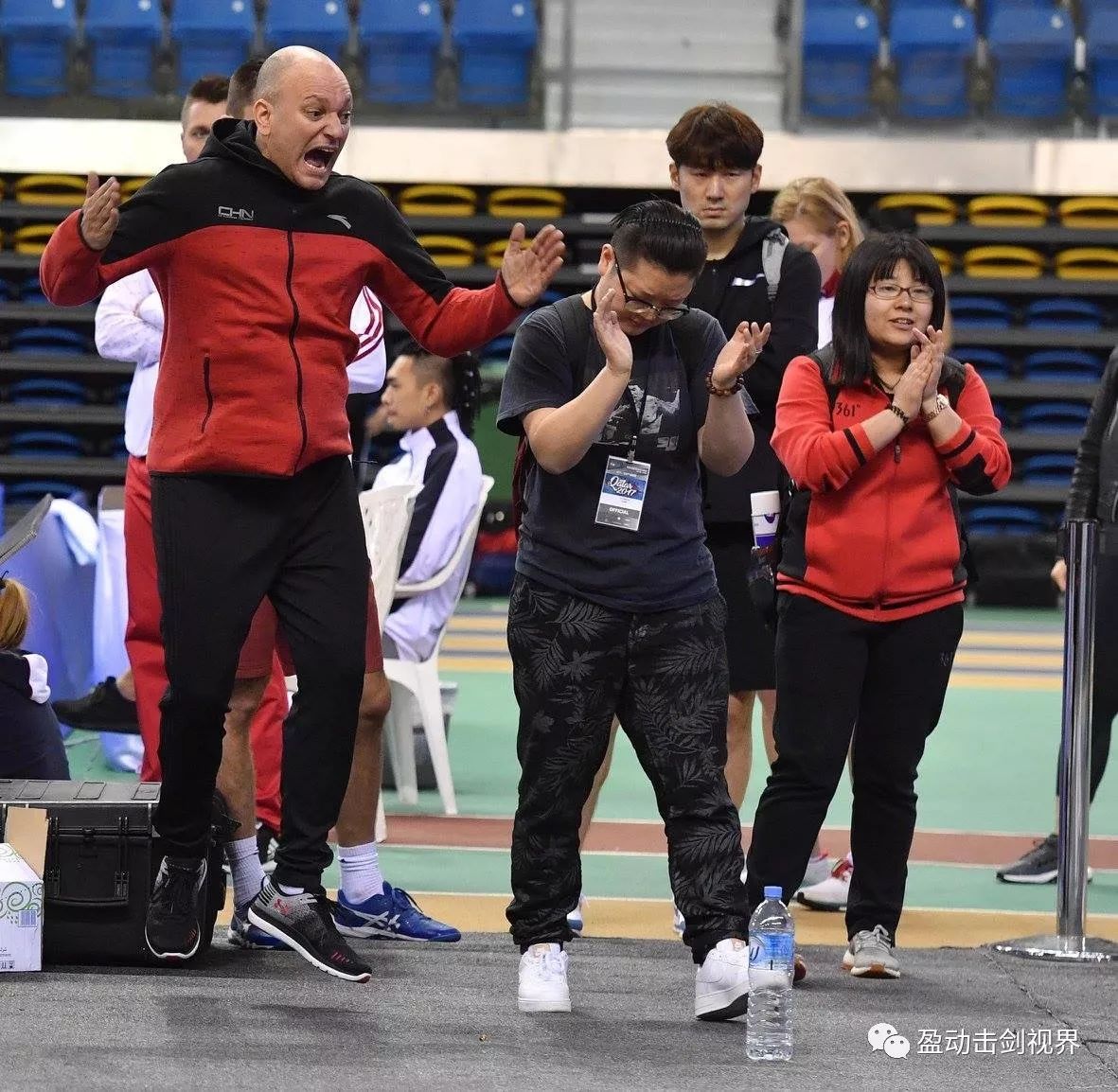 卡塔尔击剑选手再夺冠，笑傲赛场