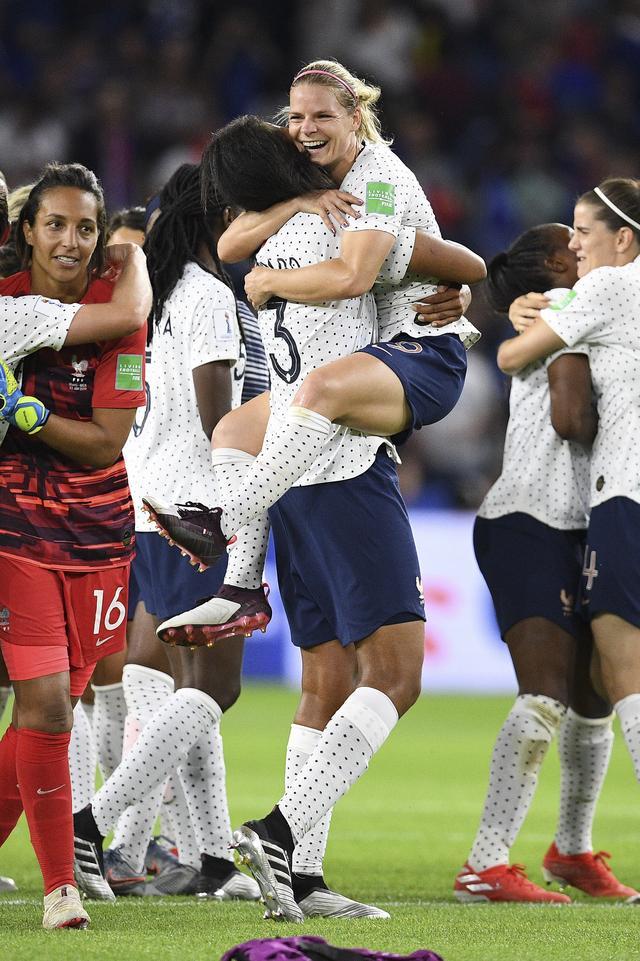 法国队对战巴西，决出晋级名额