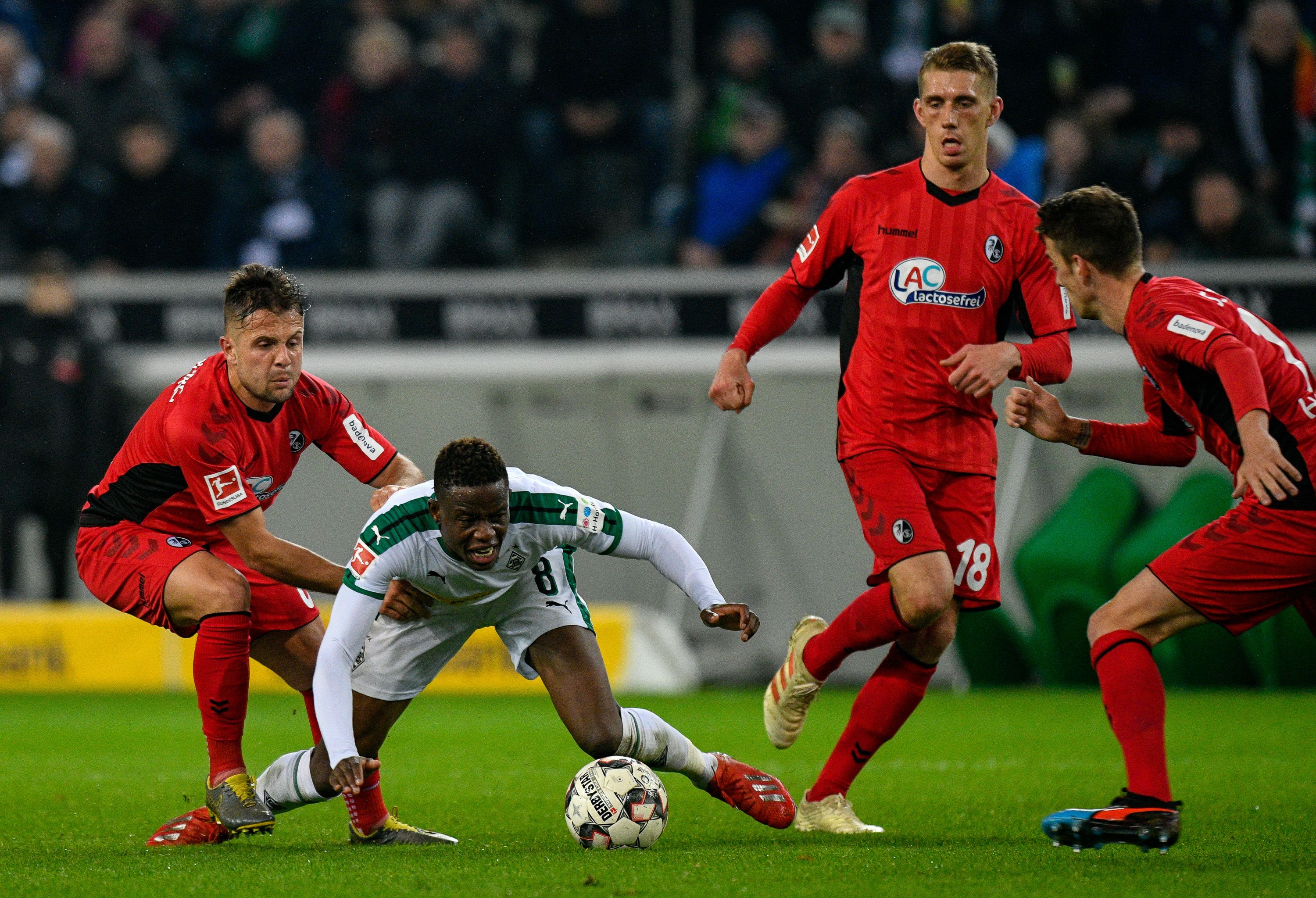 弗赖堡队在德国足球联赛中遥遥领先