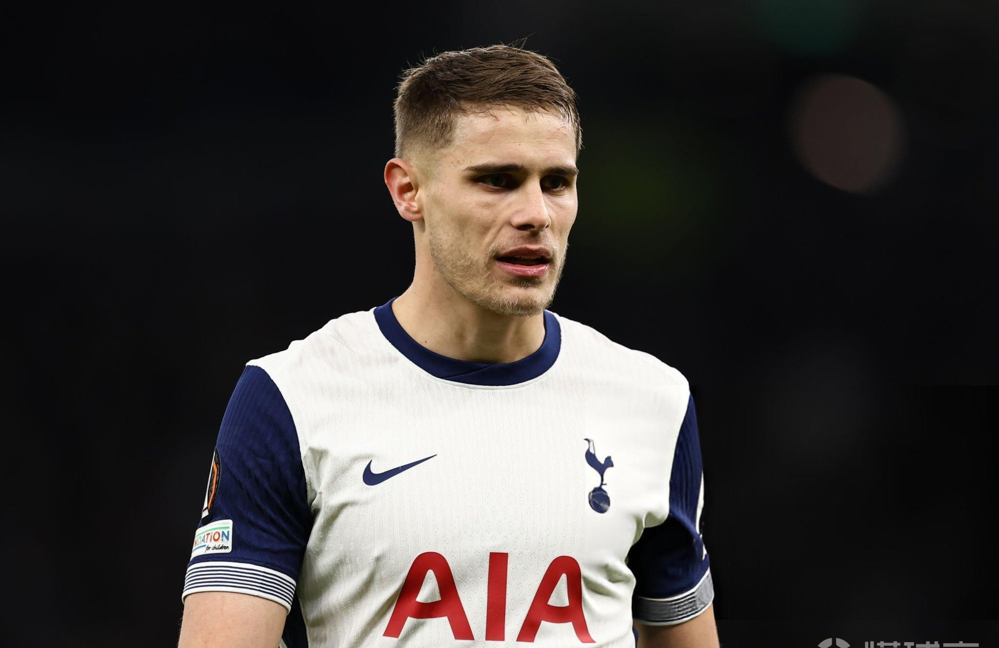 热刺后卫因伤休战，球队防守出现问题