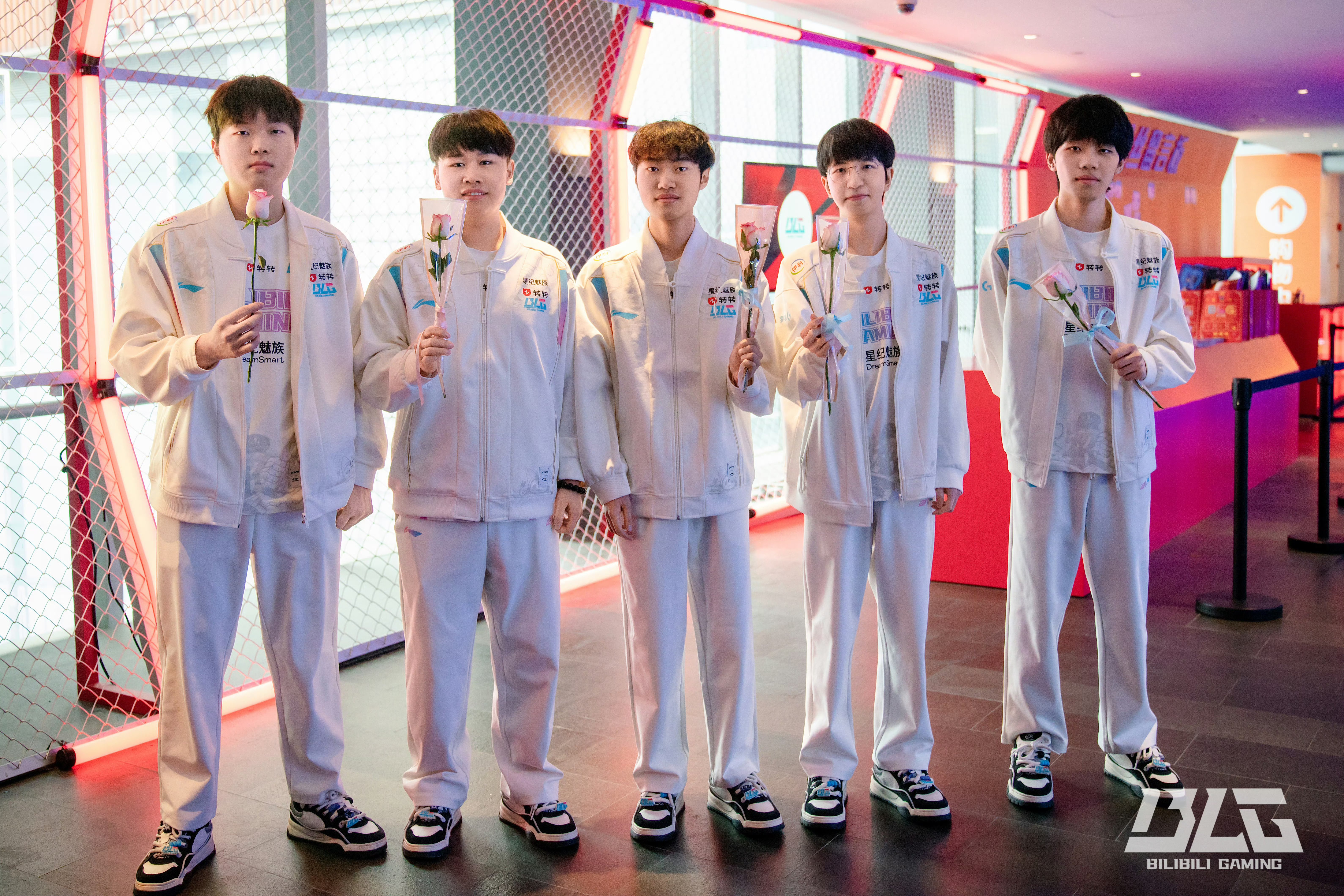 包含LGD翻盘TES，Ruler拿下关键大龙宿敌对决小组赛，成为赛场最大亮点的词条