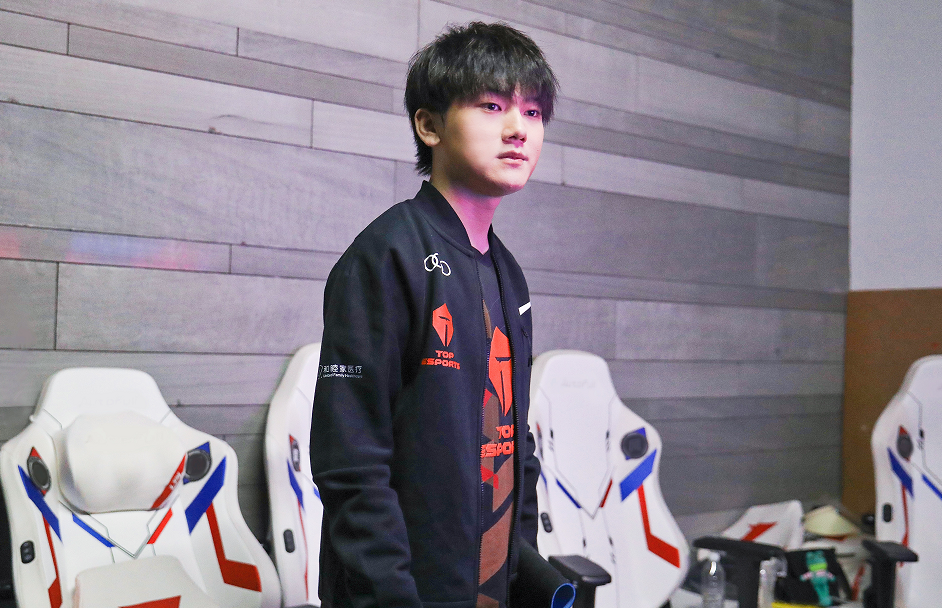 TES力克TL，Viper极限生还后反打宿命之战半决赛，锁定晋级资格