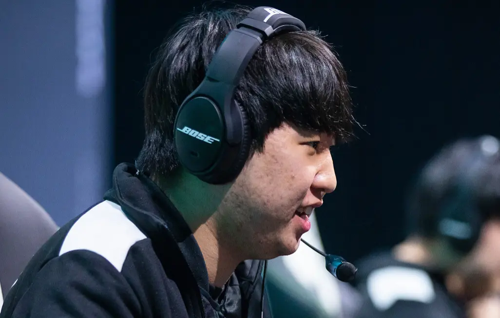 包含G2力克IG，ShowMaker拿下关键大龙激烈交锋2025世界赛，让粉丝疯狂欢呼的词条