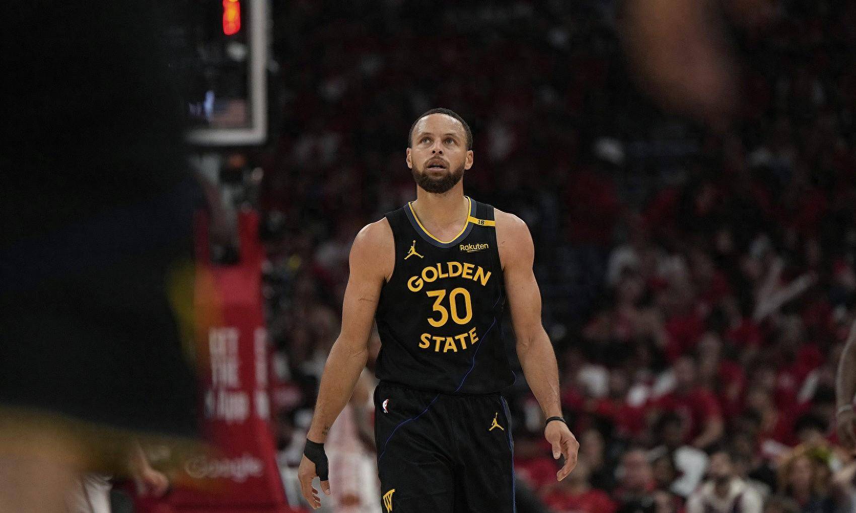 勇士球员库里赛季报销，恢复进度逐渐加快