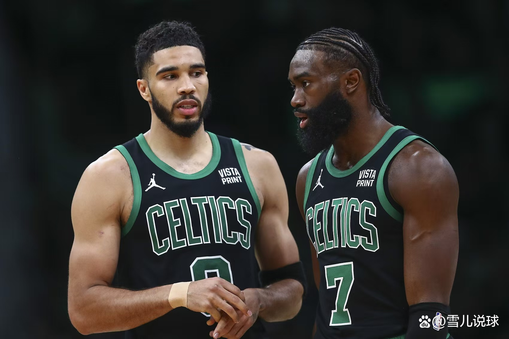 76人主场不敌猛龙,遭遇两连败 76人主场不敌猛龙,遭遇两连败