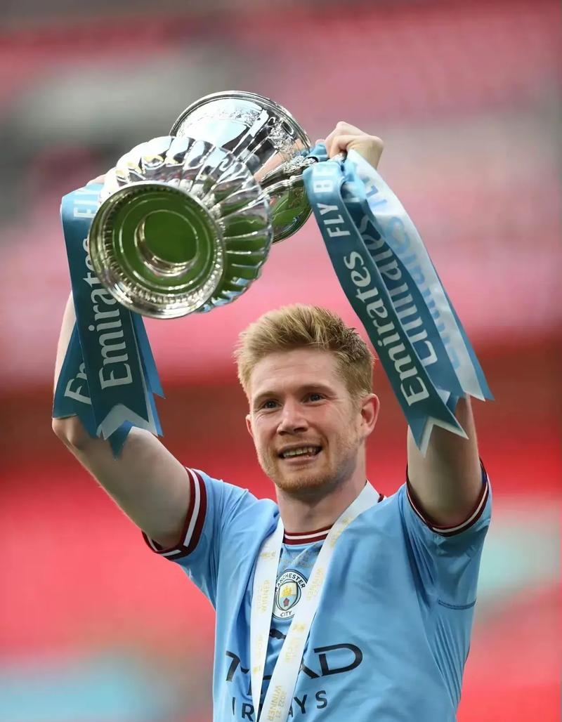 曼城再度大胜热刺，稳住领先位置