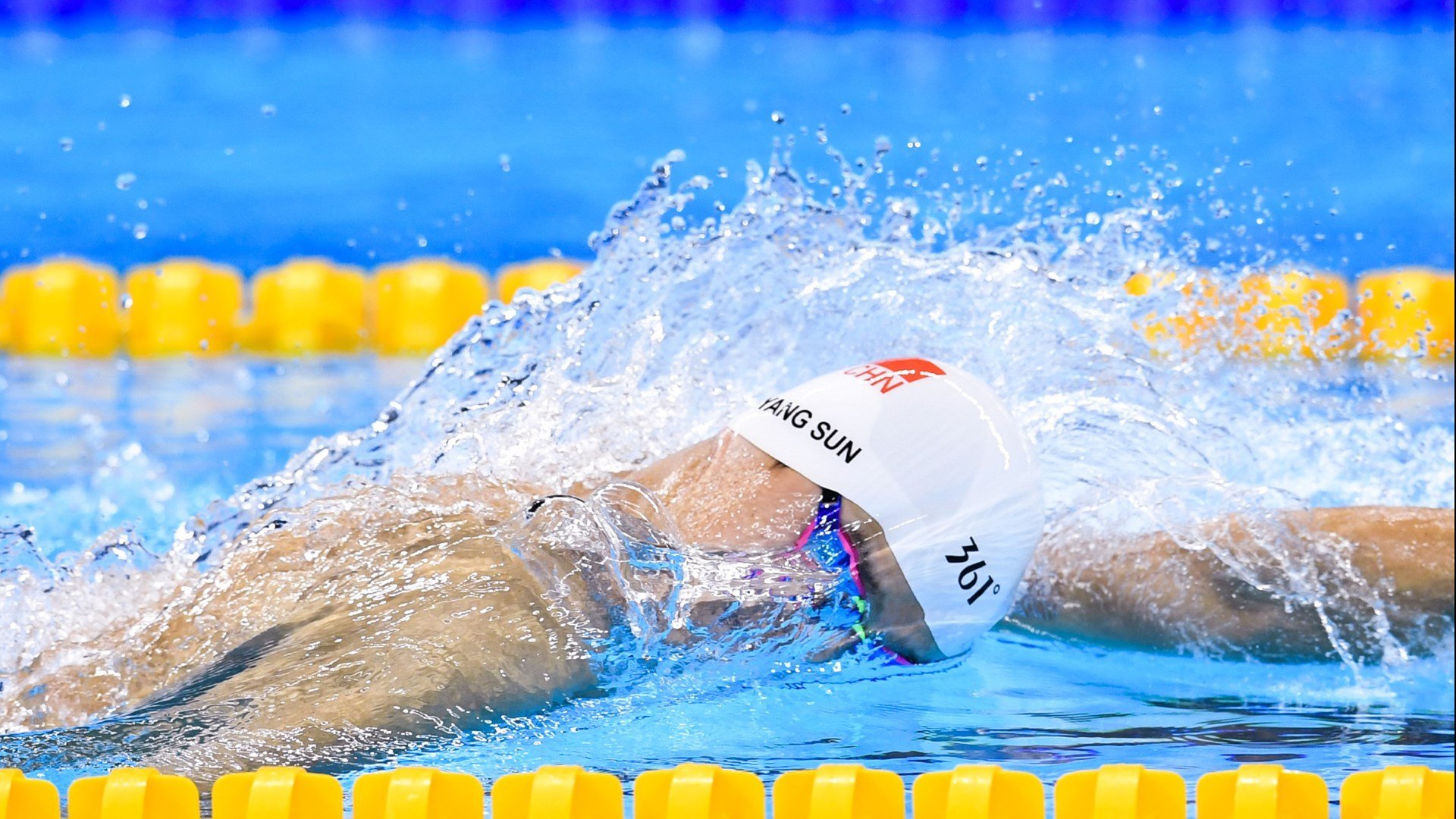 华丽重剑，伊布的持续杀伤让巴萨与马赛的攻防天平瞬间倾斜